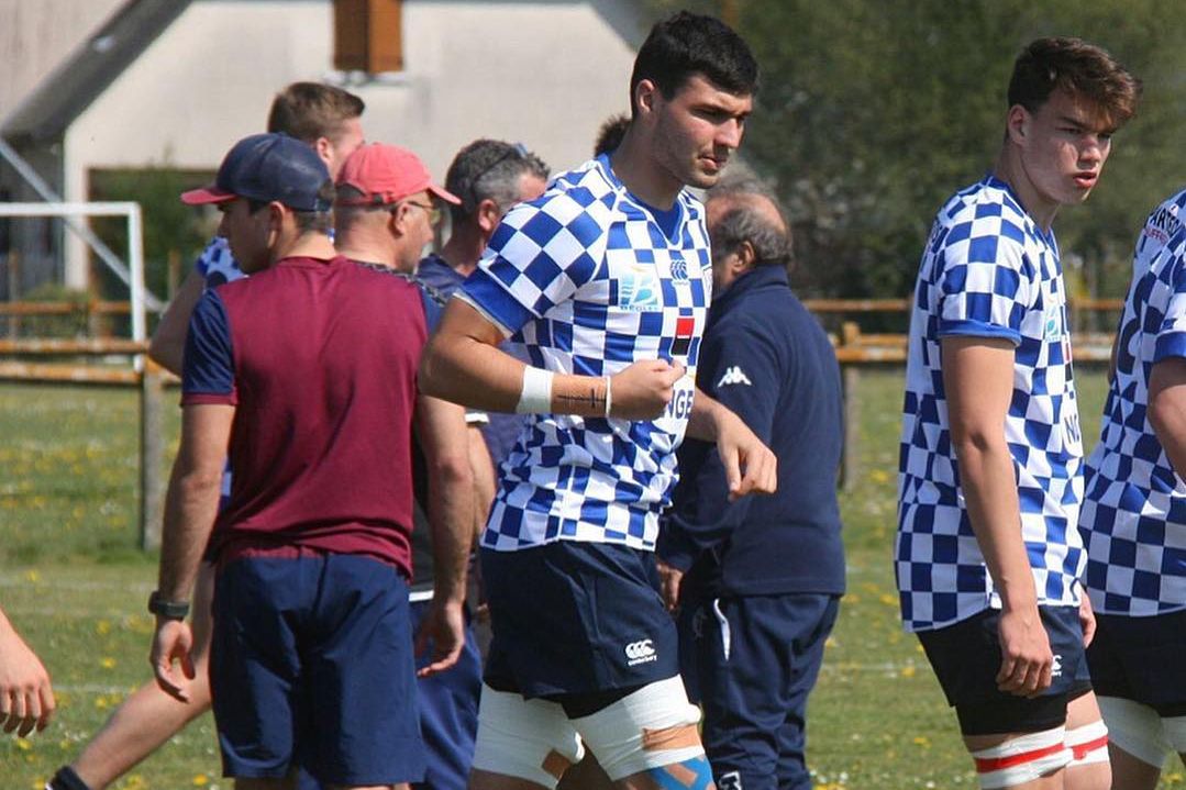 Ewan Bertheau prolonge à Perpignan - Rugby Scapulaire