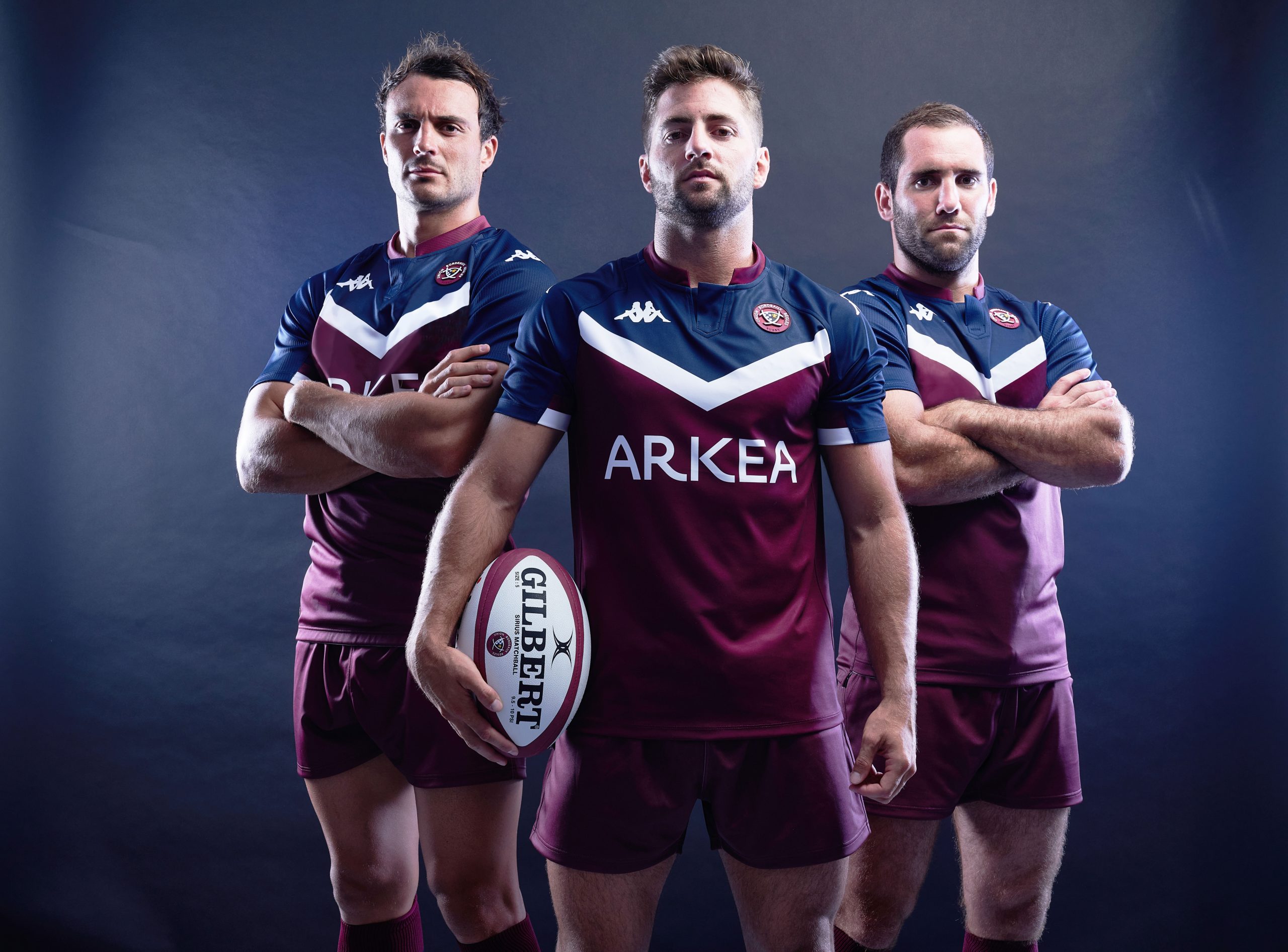 Cinq maillots d&eacute;dicac&eacute;s &agrave; gagner en commandant sur la boutique