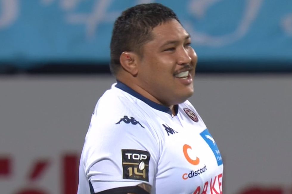 Quand Ulupano Seuteni, Afa Amosa et Ben Tameifuna félicitent leurs coéquipiers argentins
