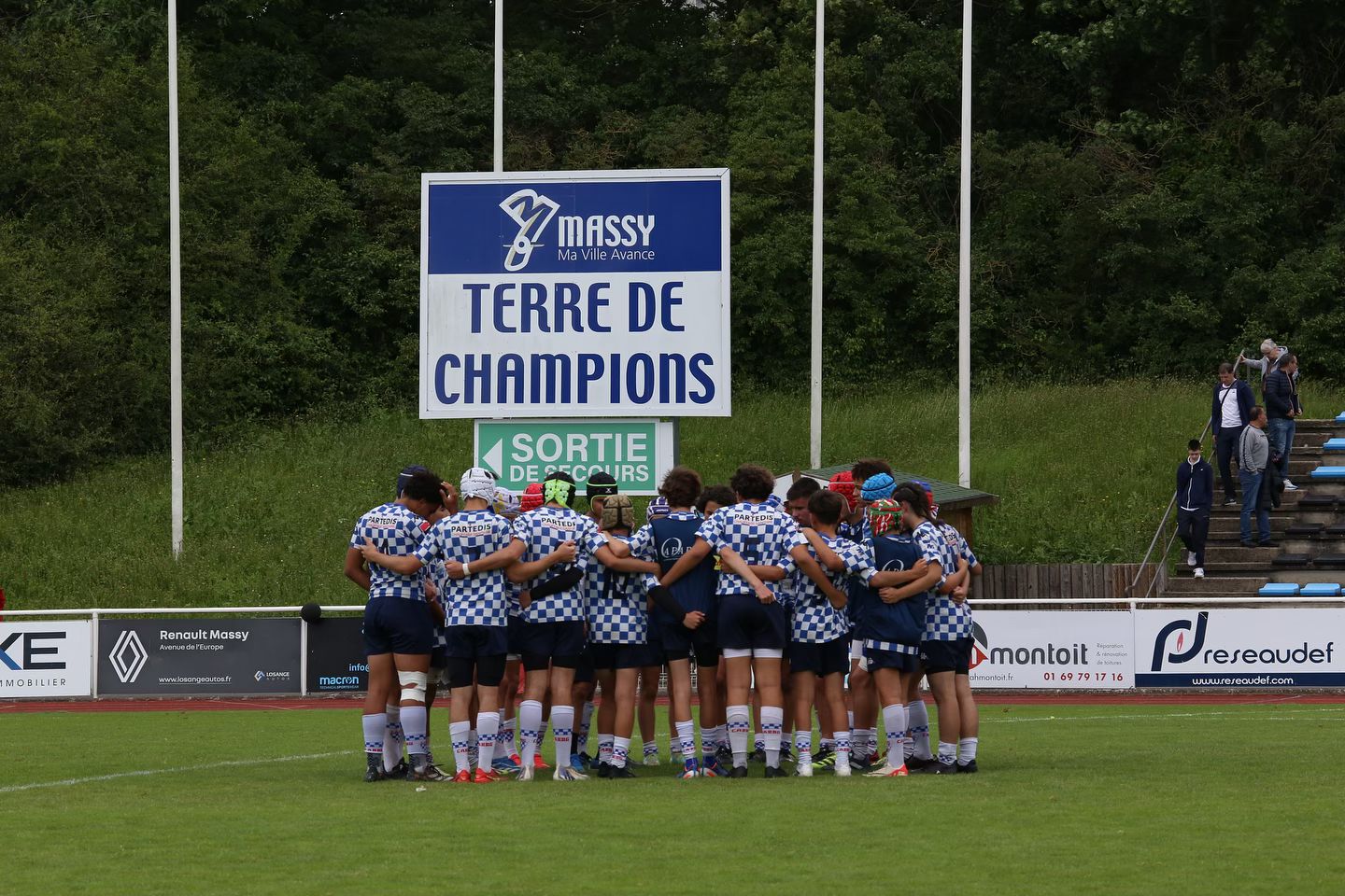 Les &eacute;quipes de rugby &agrave; 7 Crabos et Cadets Alamercery du CABBG qualifi&eacute;es pour les phases finales du championnat