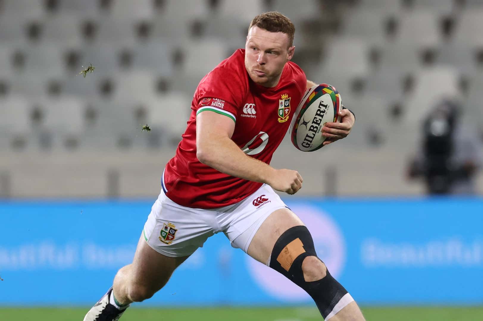 Sam Simmonds touch&eacute; au triceps
